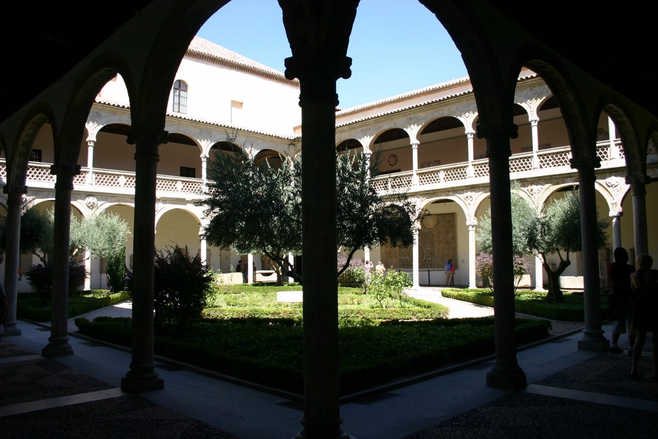 Hospital de Santa Cruz, Toledo, Spain - 04.jpg